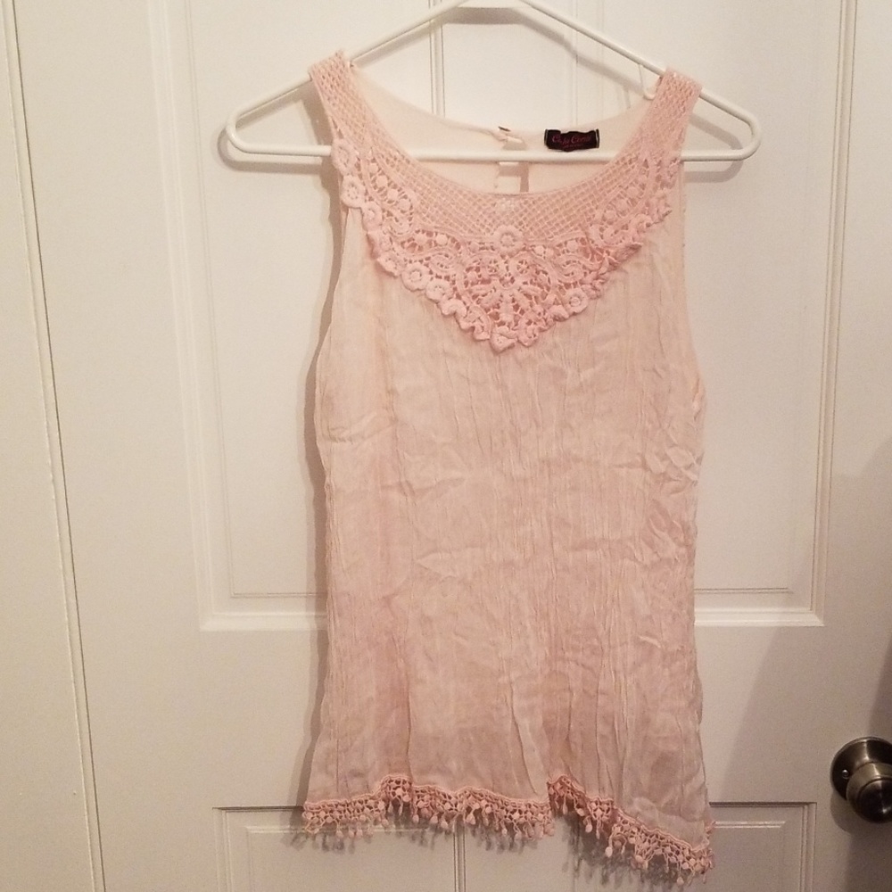 🛍 Pink Tank with lacy trim 🛍
